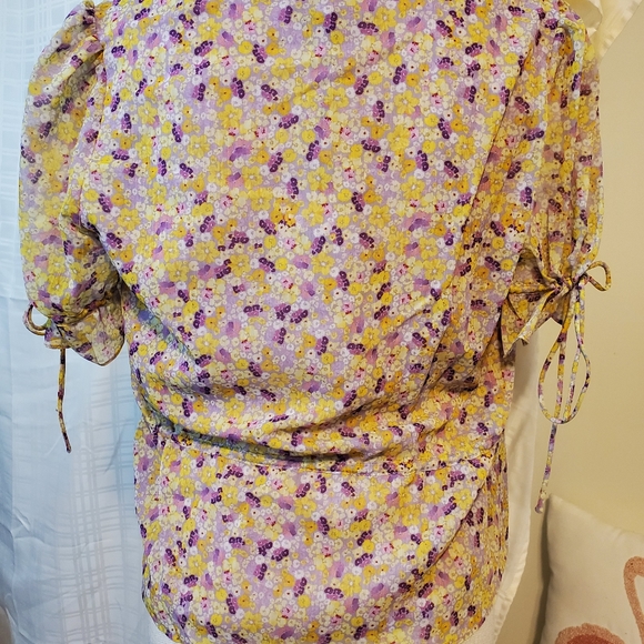 The East Order Arlo top boho floral M - Picture 15 of 15